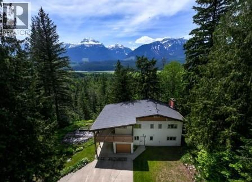 2941 Mcinnes Road, Revelstoke