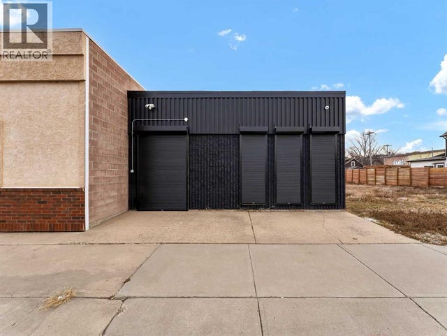 745 2 Street Se, Medicine Hat