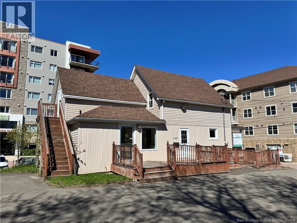 100 Sunset Avenue, Dieppe