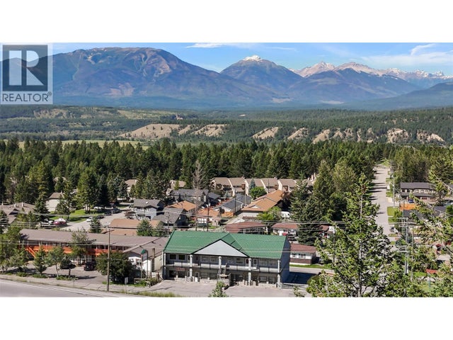 7585 Main West Street, Radium Hot Springs