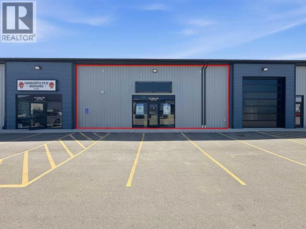 105, 245 Canal Avenue, Strathmore