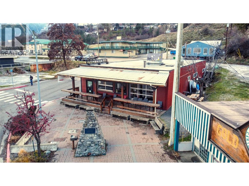 77 8th Avenue, Lillooet