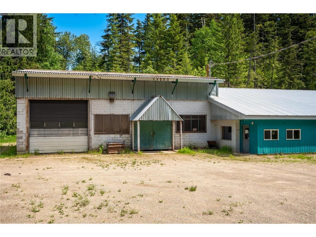 1636 23 Hwy Highway S, Revelstoke