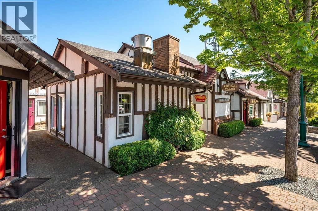 14&15 221 Second Ave W, Qualicum Beach