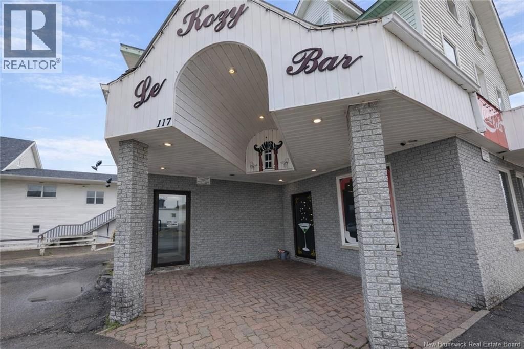 117 Broadway Boulevard, Grand Falls