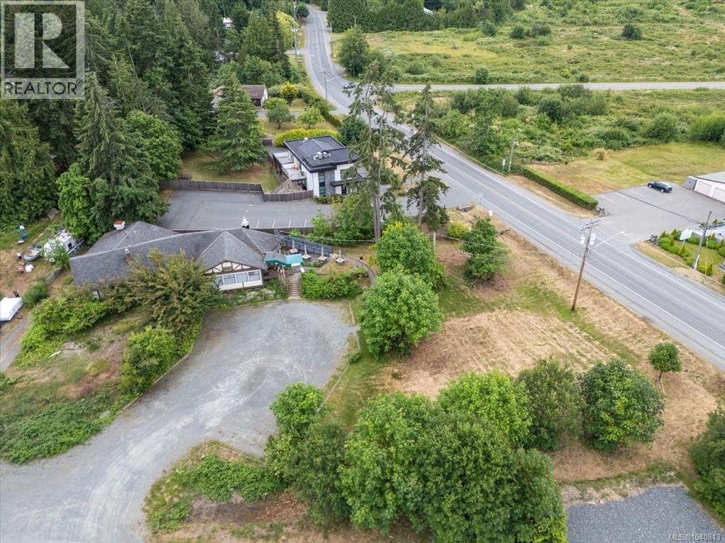 7143 Caillet Rd, Lantzville