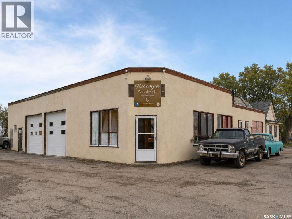 503 Railway Avenue, Glenavon