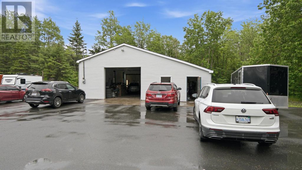 1040 Myra Road, Porters Lake