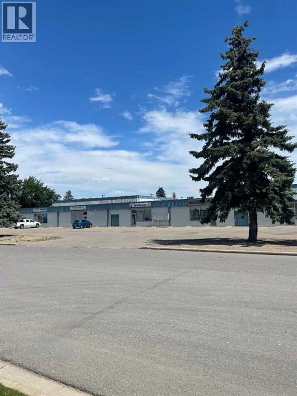 541-549 30 Street N, Lethbridge