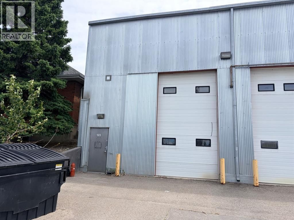 123, 554 Carmichael Lane, Hinton