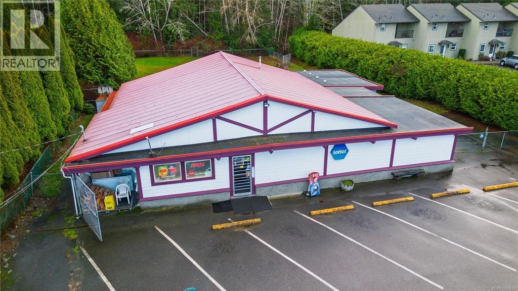 3346 Island Hwy W, Qualicum Beach