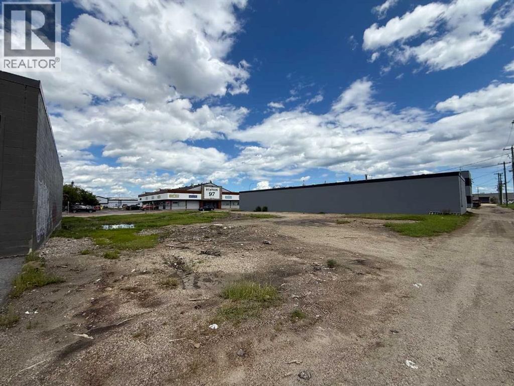9821/23/25 97 Avenue, Grande Prairie