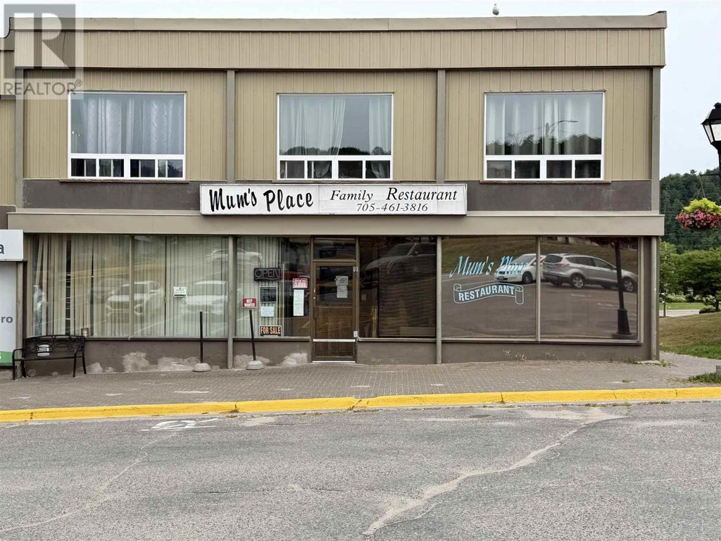 4 Prince Edward Walk, Elliot Lake