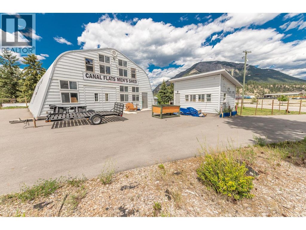9115 93/95 Highway, Canal Flats
