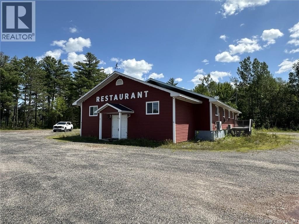 6496 Route 8, Boiestown