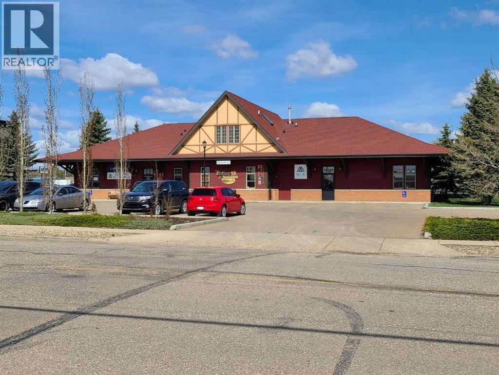 104, 4892 46 Street, Lacombe