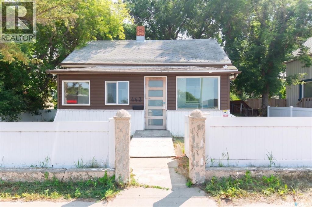 443 Lillooet Street W, Moose Jaw