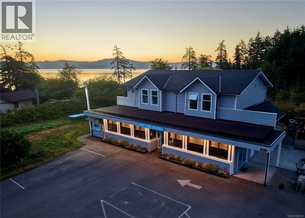 321 Fernwood Rd, Salt Spring