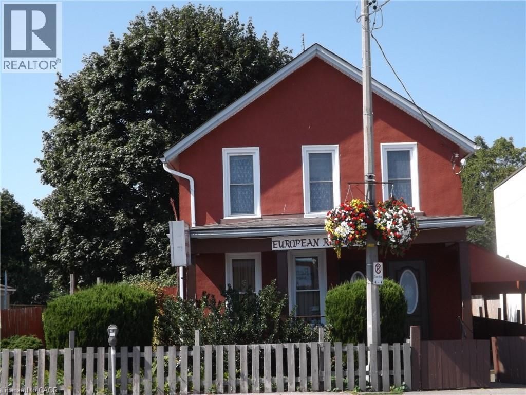 5815 Main Street, Niagara Falls