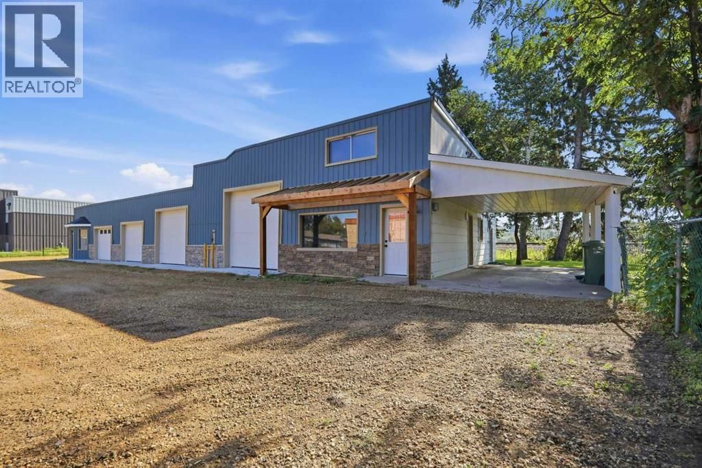 5401 50 Street, Ponoka