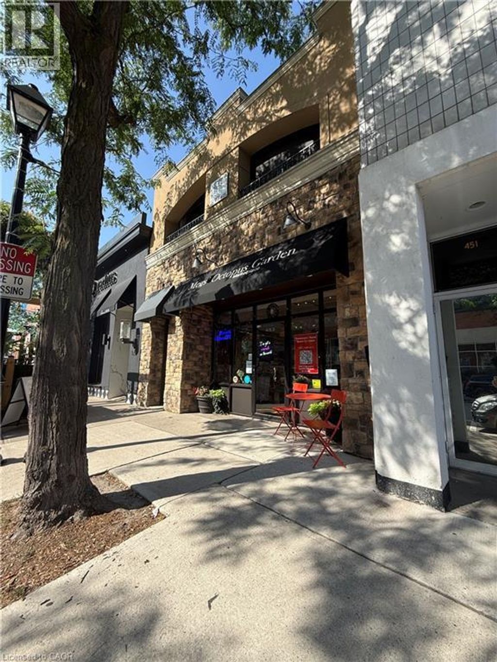 453 Brant Street, Burlington