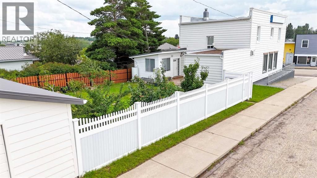 2124 20 Street, Delburne