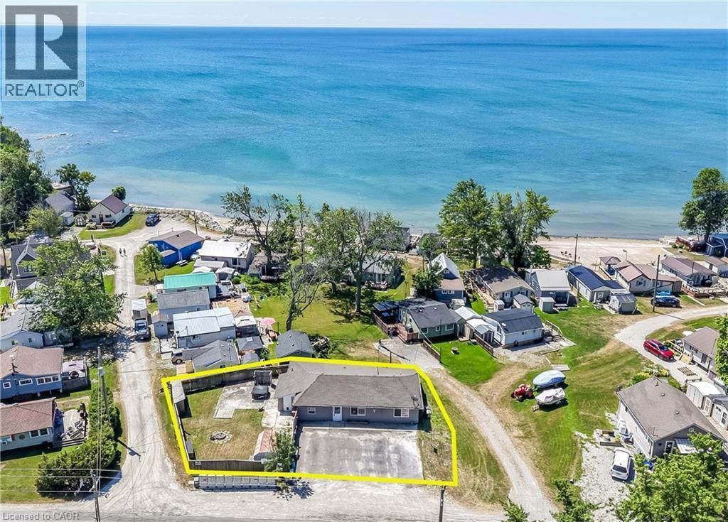 1048 Lakeshore Road, Selkirk