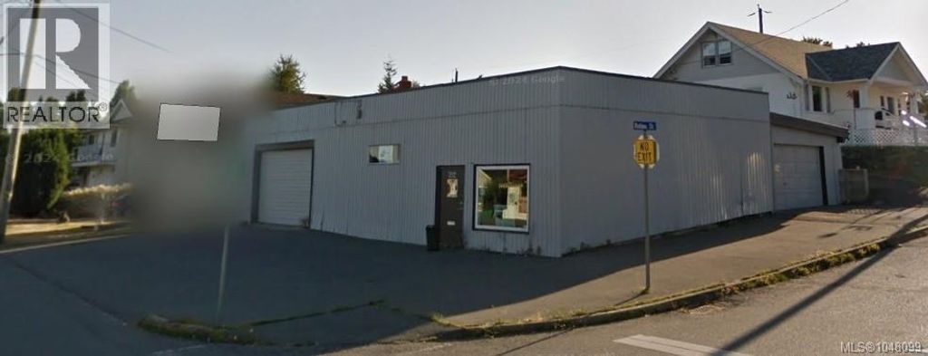1 702 Haliburton St, Nanaimo