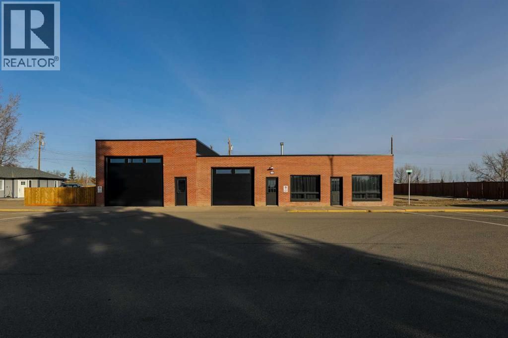 111 4 Avenue, Warner
