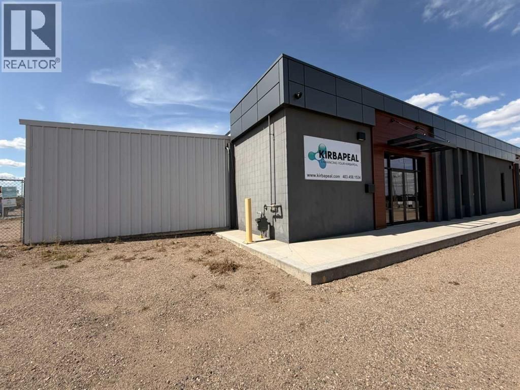 2, 1702 10 Avenue Sw, Medicine Hat