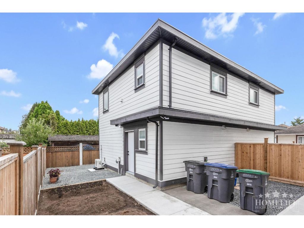 G101 15371 94 Avenue, Surrey