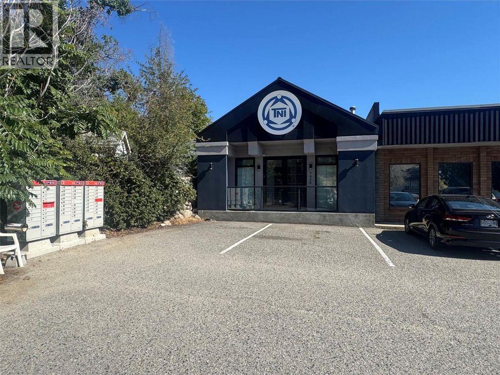 4438 1st Street, Peachland