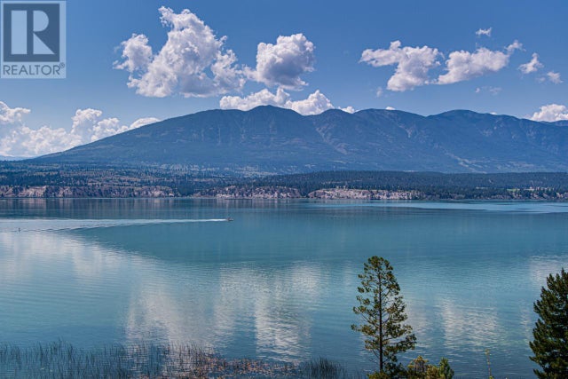 8692 Cottage Lane, Canal Flats