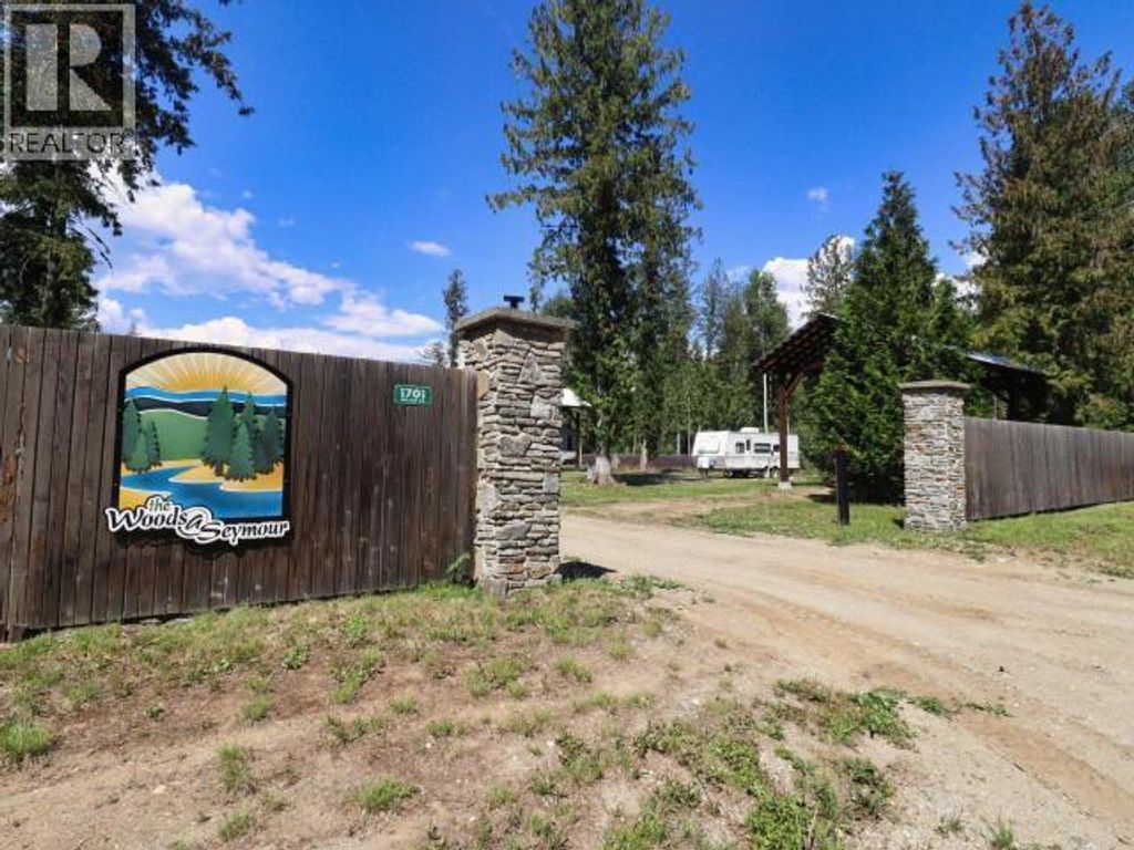 1701 Ireland Road Unit# 10, North Shuswap