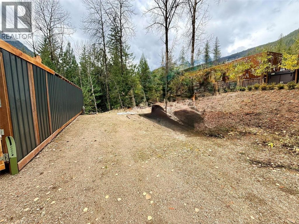4955 Camp Creek Road Unit# 16 Lot# 16, Revelstoke