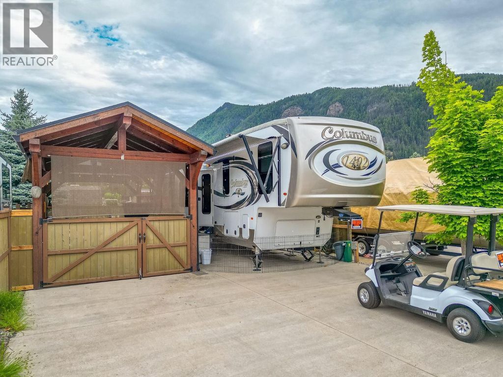 1383 Silver Sands Road Unit# 109, Sicamous