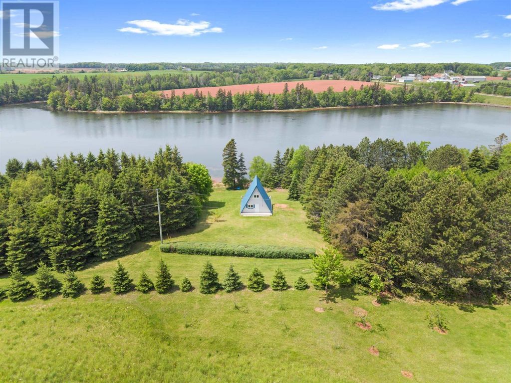 183 Cottage View Drive, Montrose