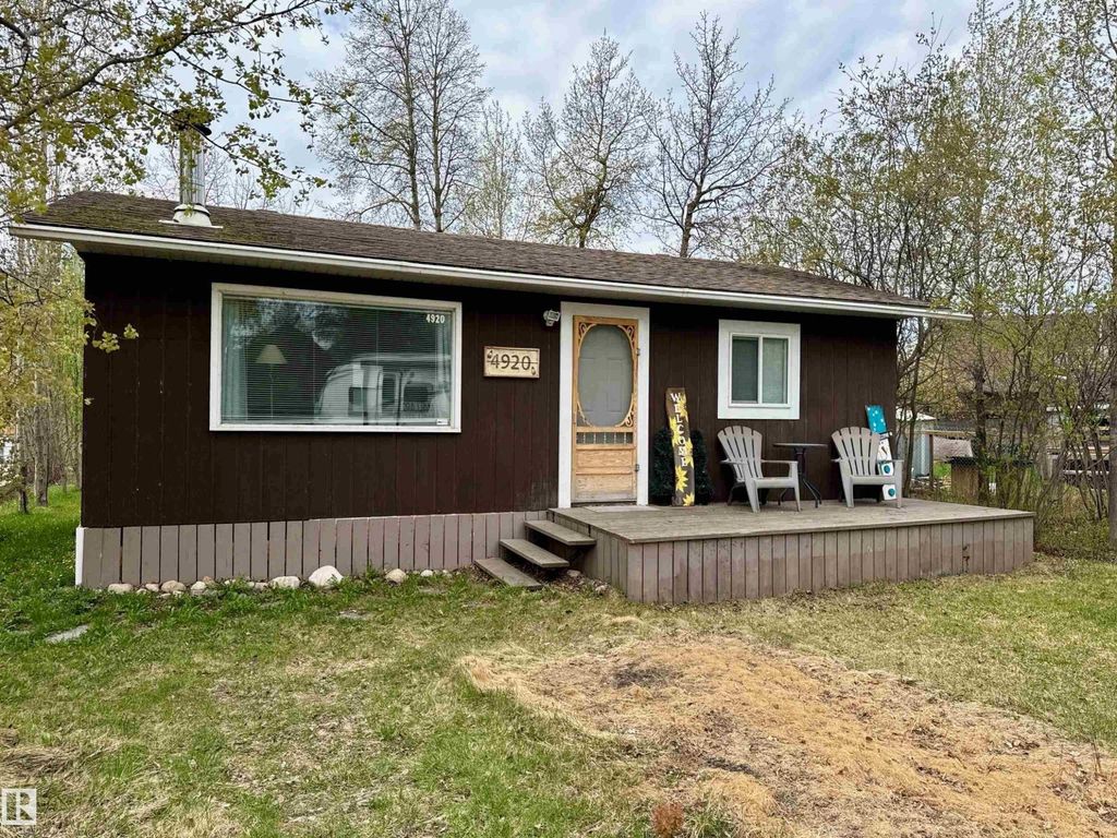 4920 58 St, Rural Lac Ste. Anne County