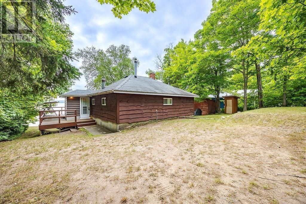 1599 Mission Rd, Goulais River