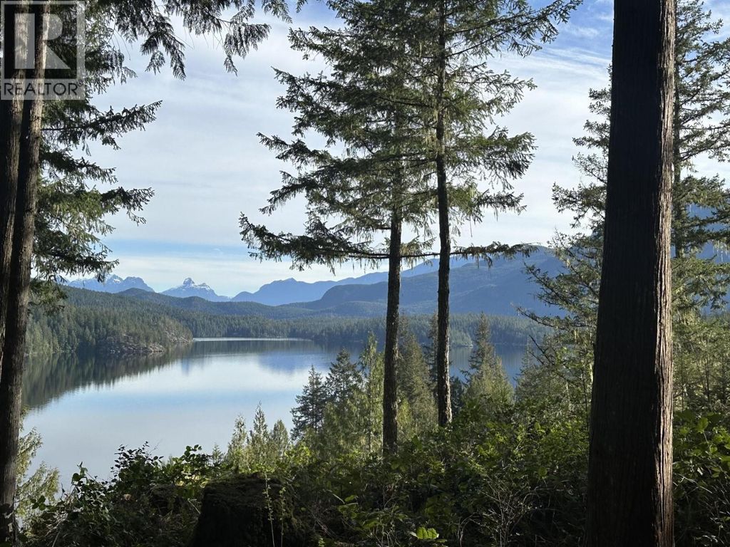 201 7101 Sakinaw Woods Drive, Pender Harbour