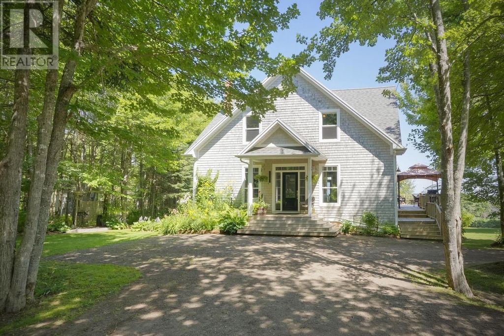 215 Buffalo Road, Rustico