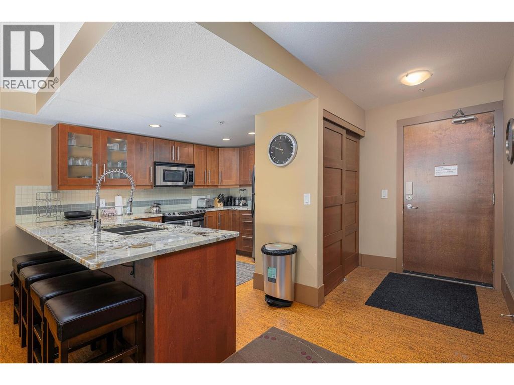 5030 Snowbird Way Unit# 301, Big White
