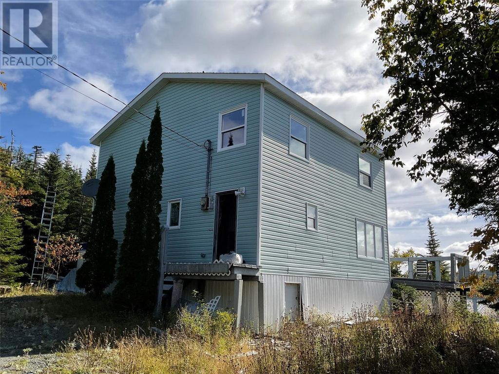 327 Middle Gull Pond Road, Avondale