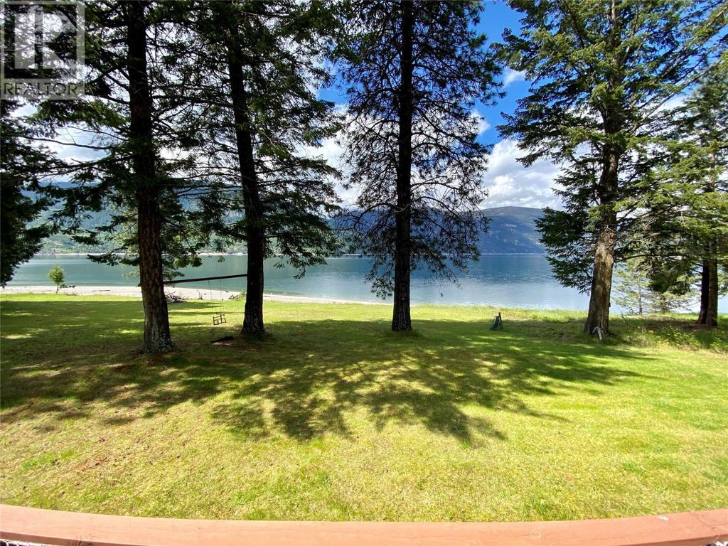 7180 Little Cayuse Creek Road, Castlegar