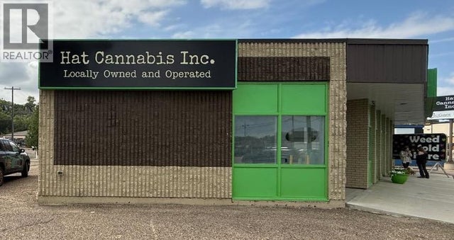 B, 646 South Railway Street Se, Medicine Hat