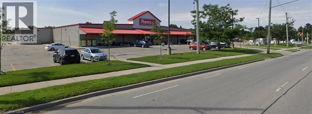 2221 Dundas Street E, London