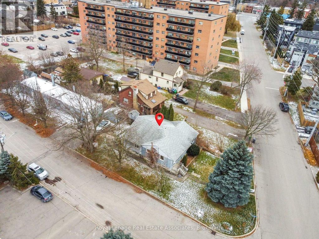 1089 Seneca Avenue, Mississauga (port Credit)