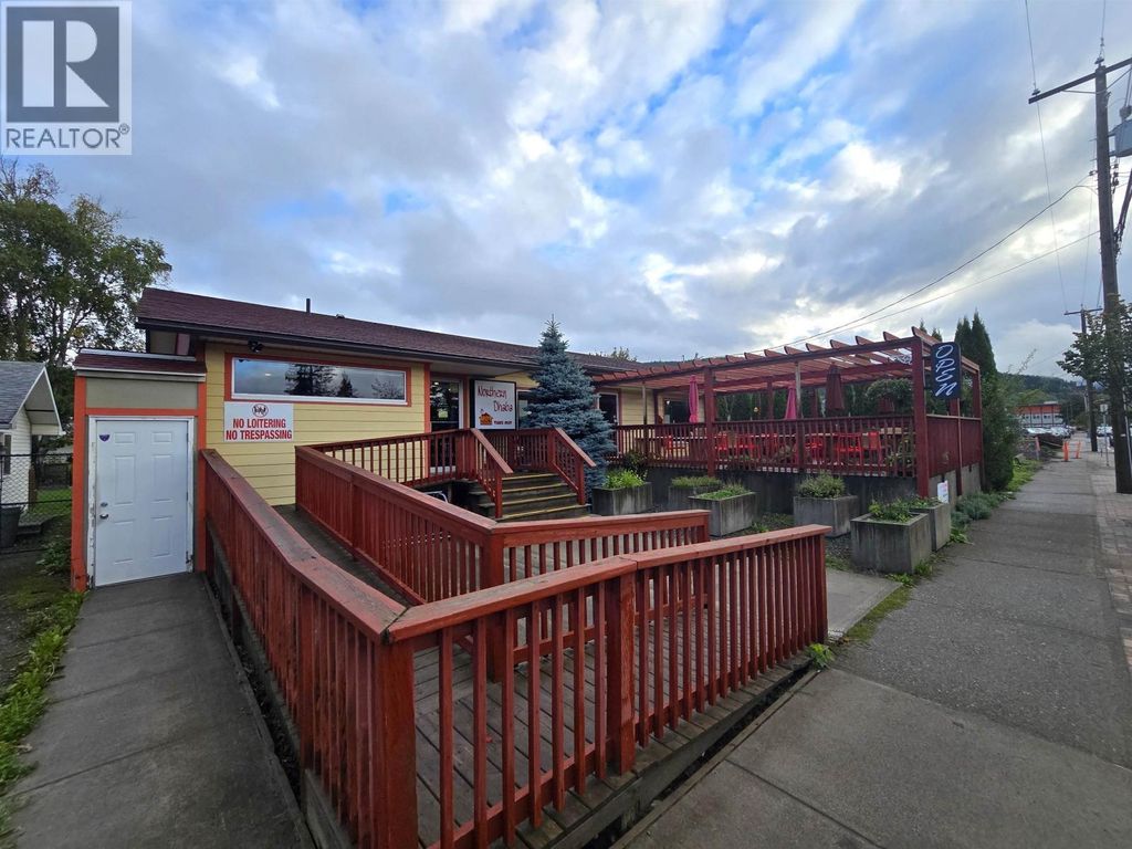4728 Lazelle Avenue, Terrace