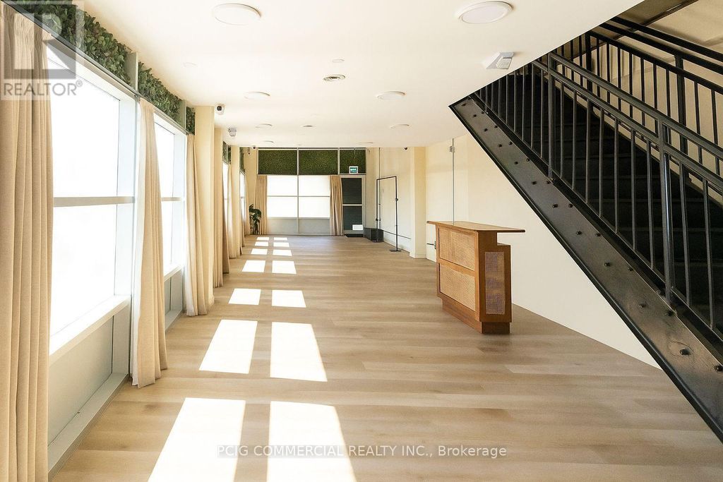 F01 - 101 Lebovic Avenue, Toronto (clairlea-Birchmount)