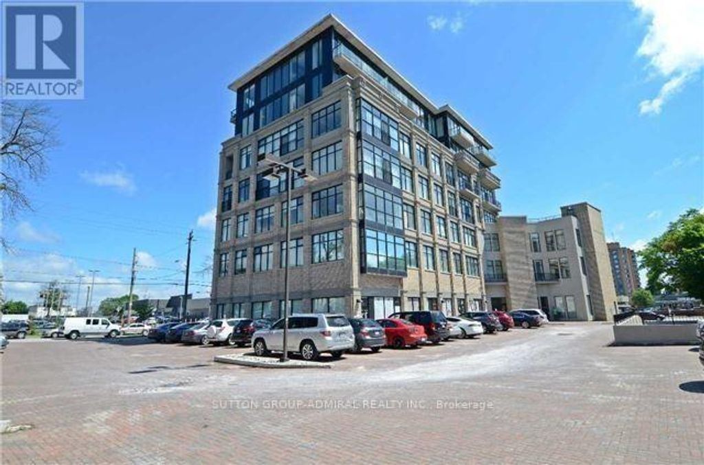 208 - 10376 Yonge Street, Richmond Hill (mill Pond)